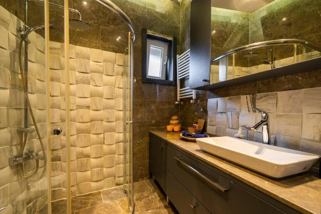 Daire Ortakoy Modern & Luxury House With Bosporus View